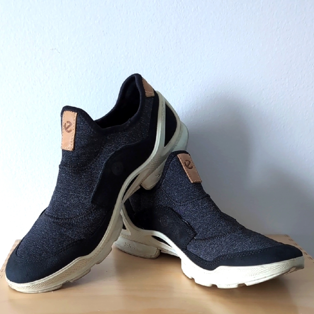 EUC ECCO SLIP ON SHOES, SIZE 36